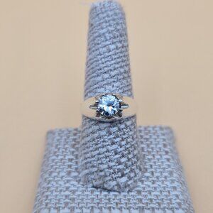 Size 8.5 Sterling Silver Unique Setting Cubic Zirconia Gem Ring A4797